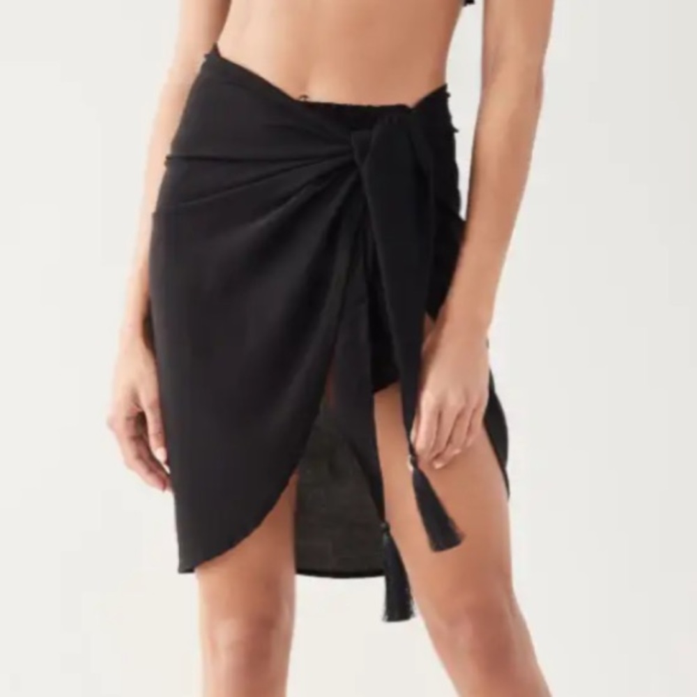 Solido Tassel Sarong